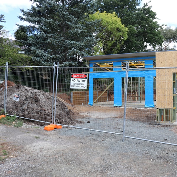 do you deliver and install temporary fencing and what's the cost for this in Salix PA